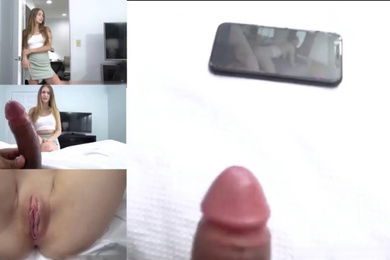 欧美正在房间里玩打飞机妹妹突然闯入很尴尬