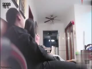 叔侄乱伦，来坐舅舅腿上看看你长胖了没