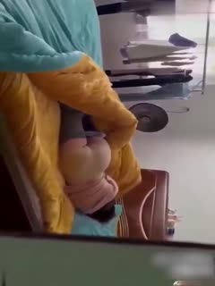 叔嫂乱伦，趁大哥不在家下药迷奸新婚嫂子，逼这么松婚前肯定被很多人操