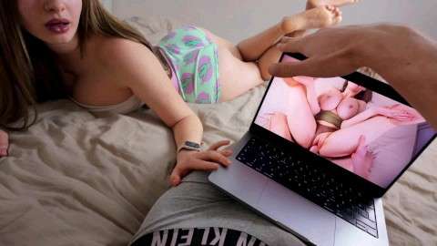 哥哥，你在干嘛？！- 被抓到而不是工作